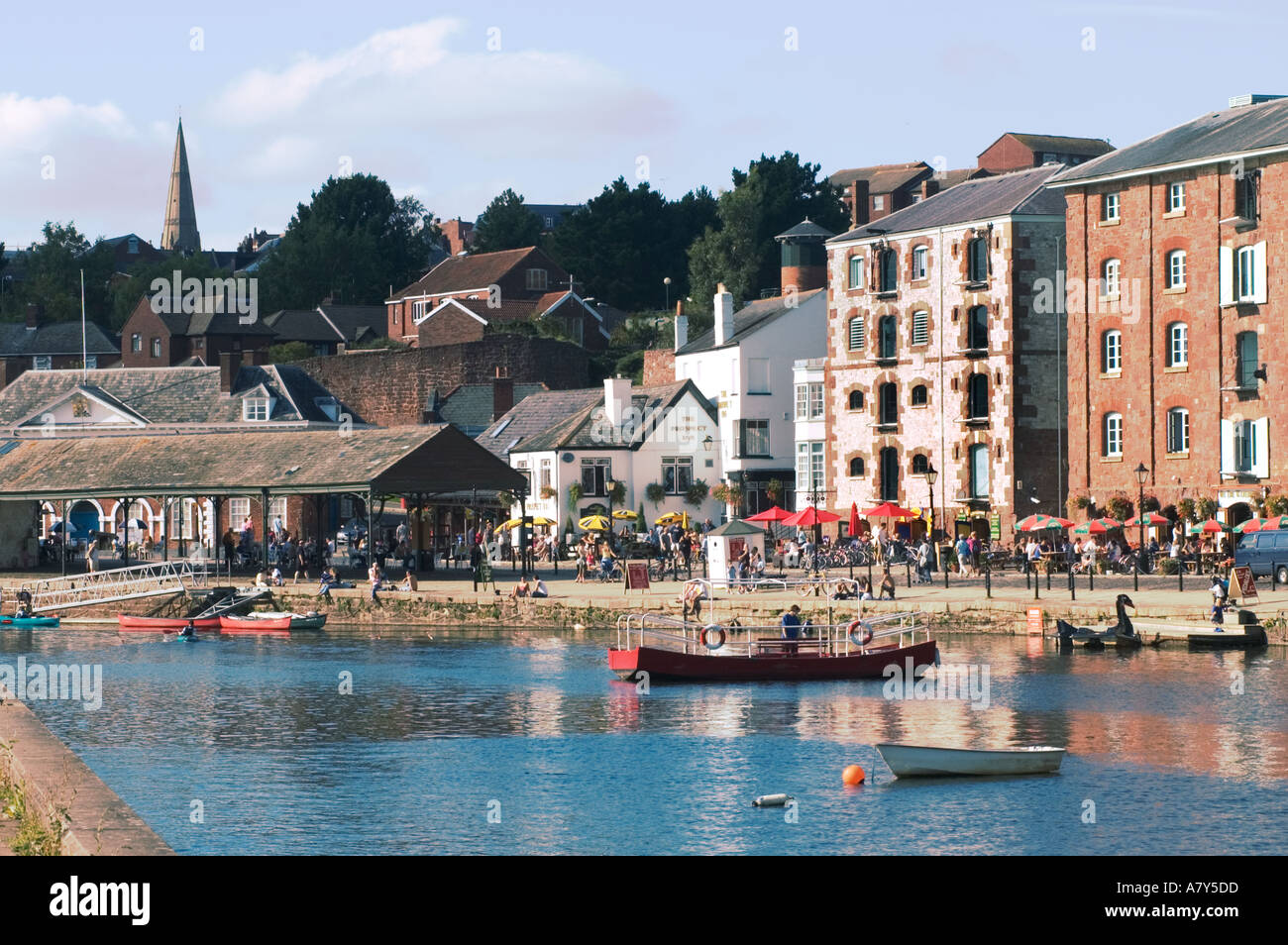 Bateau à quai, la rivière Exe, Exeter, Devon. Banque D'Images
