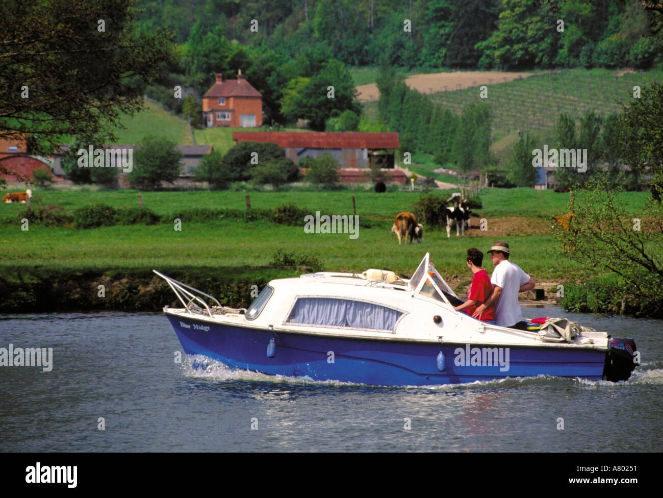 Berkshire tamise petit Motor Cruiser Banque D'Images