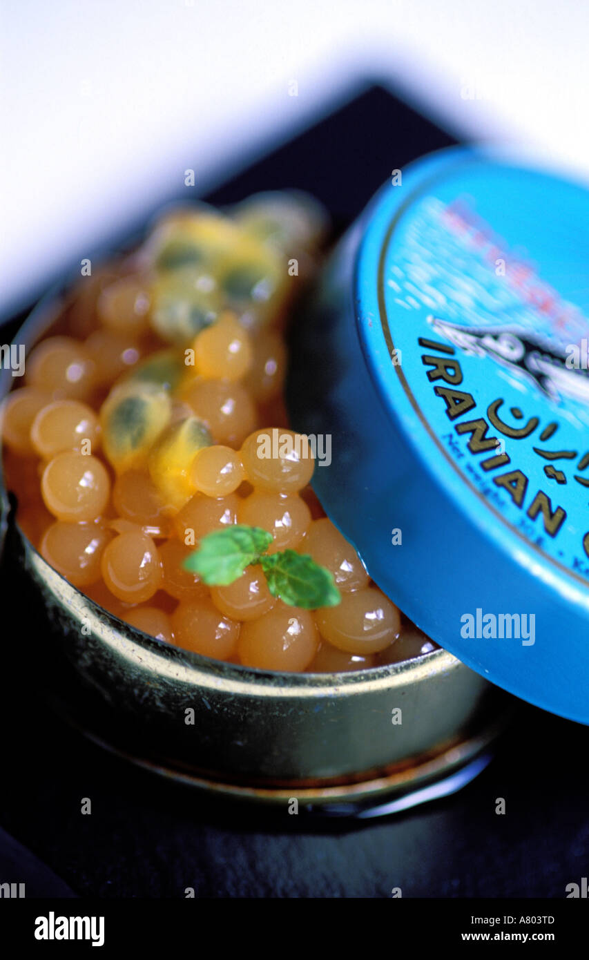 L'Espagne, la Catalogne, une spécialité du restaurant El Bulli à Cala Montjoi (Roses), le jus de pomme jelly caviar Banque D'Images