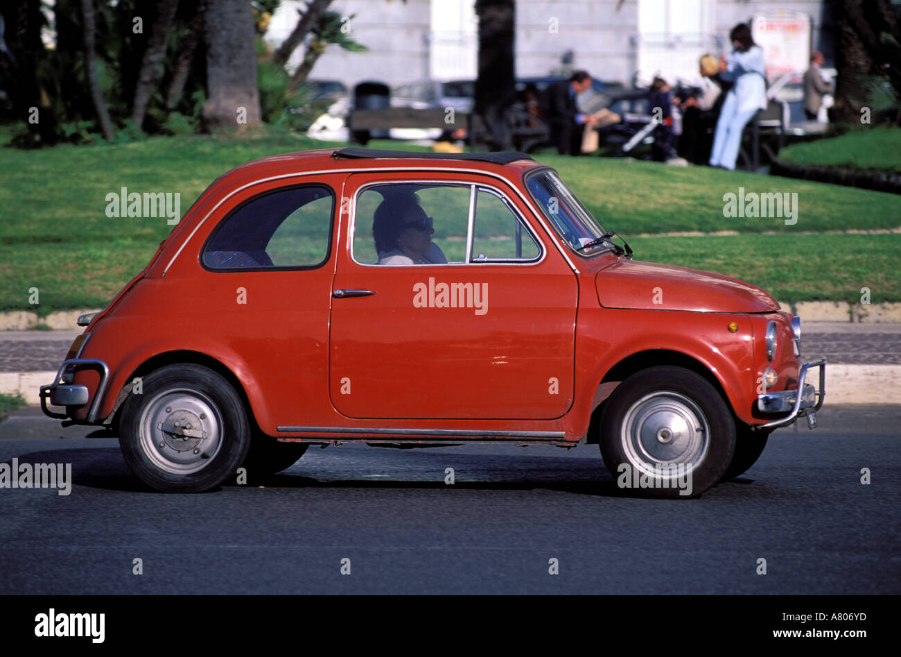 L'Italie, Campanie, Naples, voiture Fiat 500 Banque D'Images