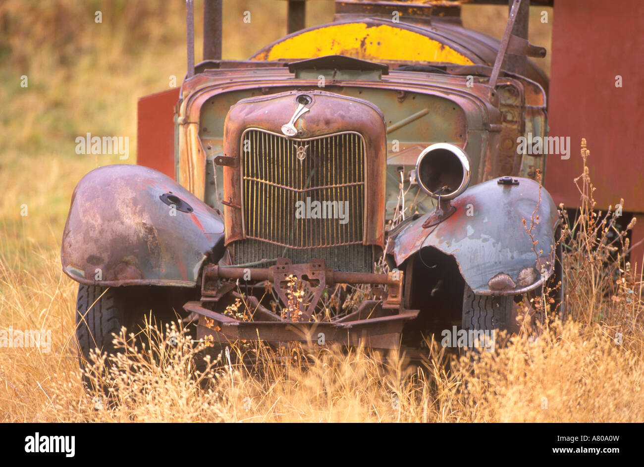 N.A., USA, Washington, Vallée Methow, vieux camion dans la zone Banque D'Images
