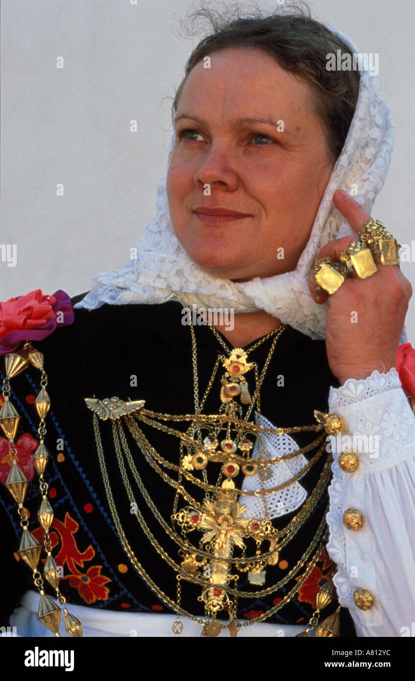 Woman wearing ibiza traditional costume Banque de photographies et d'images  à haute résolution - Alamy