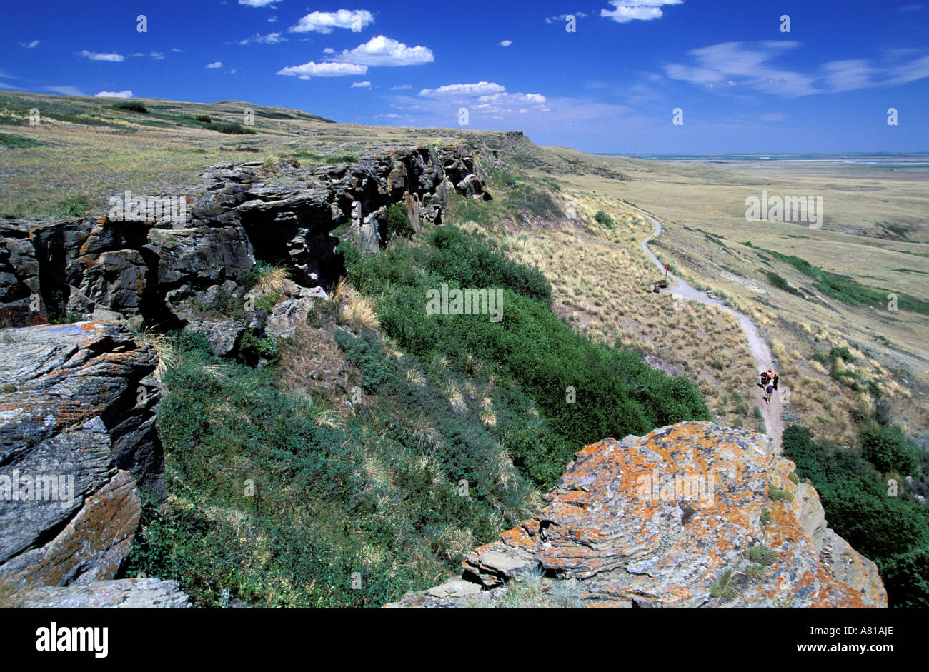 Blackfoot indian at head smashed in buffalo jump fort macleod Banque de ...