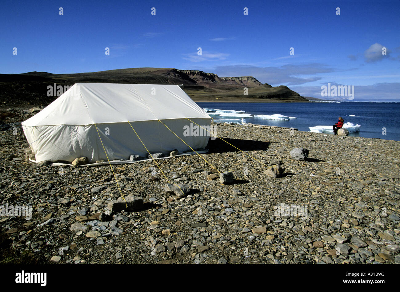 Au Canada, le Nunavut, Victor Bay, camp d'été pour les Inuits vivant dans la baie de l'Arctique Banque D'Images