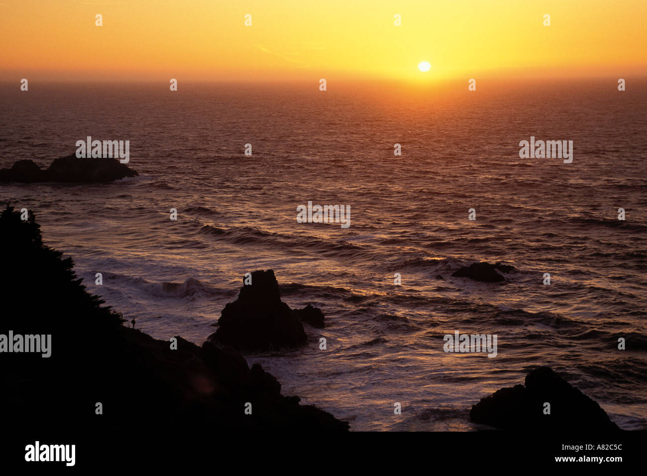 La Californie, San Francisco, coucher de soleil sur l'océan Pacifique, de Lands End, GGNRA Banque D'Images