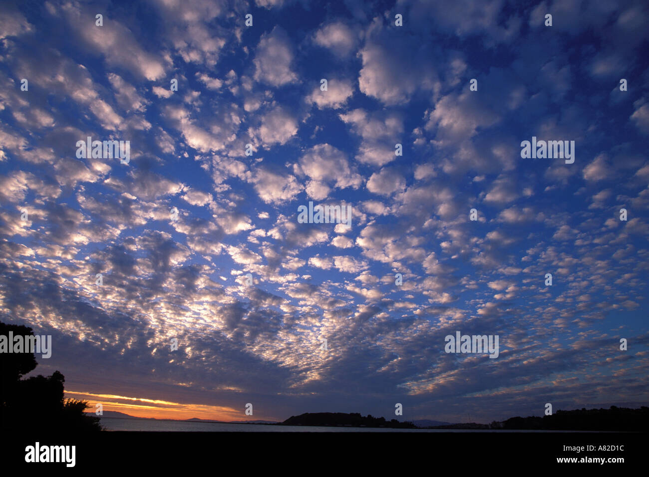 La Californie, San Francisco Bay, Coucher de soleil sur la baie de San Pablo de Crockett Banque D'Images