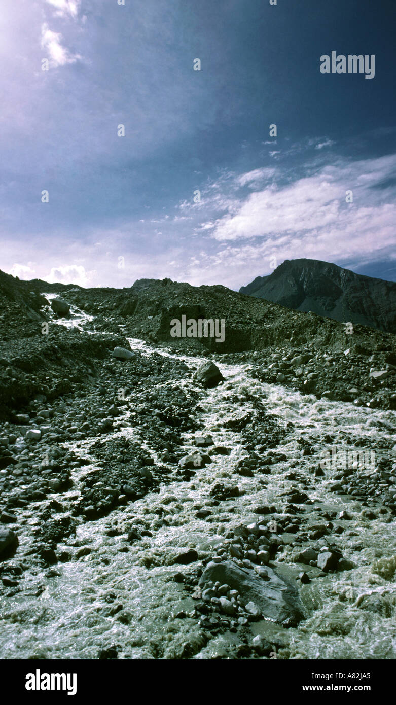 L'Azad Cachemire Pakistan Gulmit Mont Batura de fonte des glaciers et la moraine terminale Banque D'Images