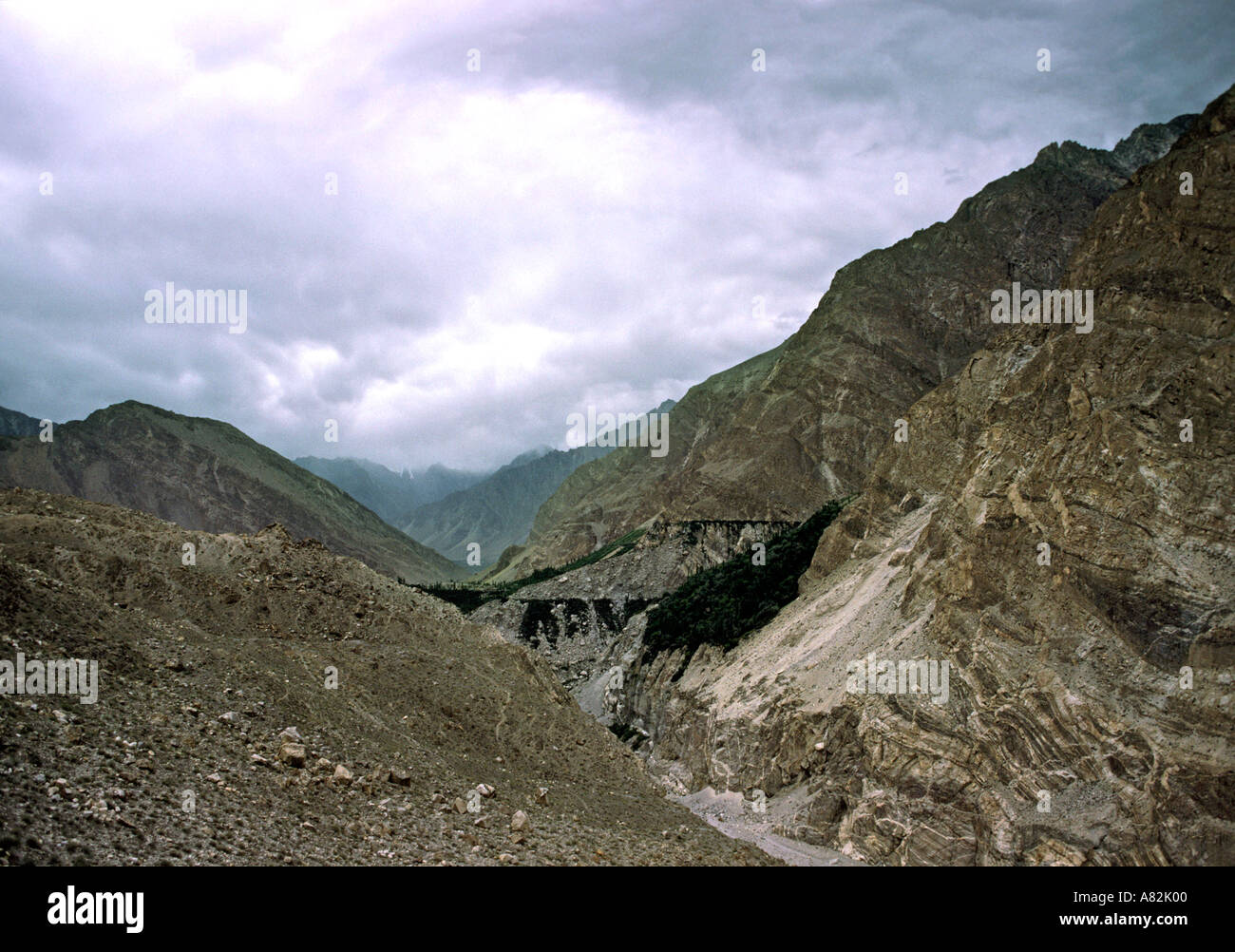 L'Azad Cachemire pakistanais de la vallée supérieure de la Kunjerab Karakoram Highway Banque D'Images