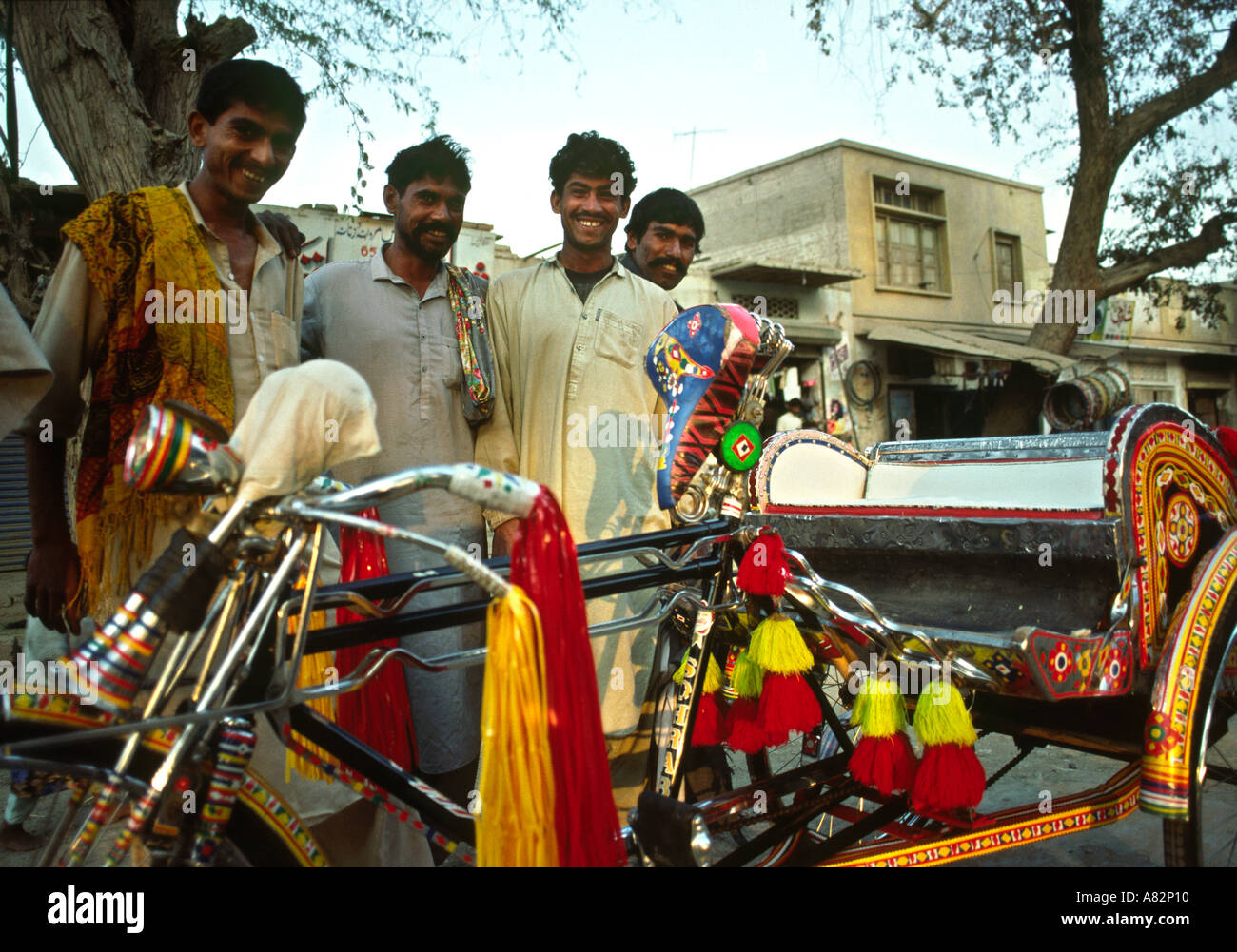 Du Sud Pakistan Punjab Bahawalpur Rickshaw Vélo selle verticale inhabituelle avec Banque D'Images