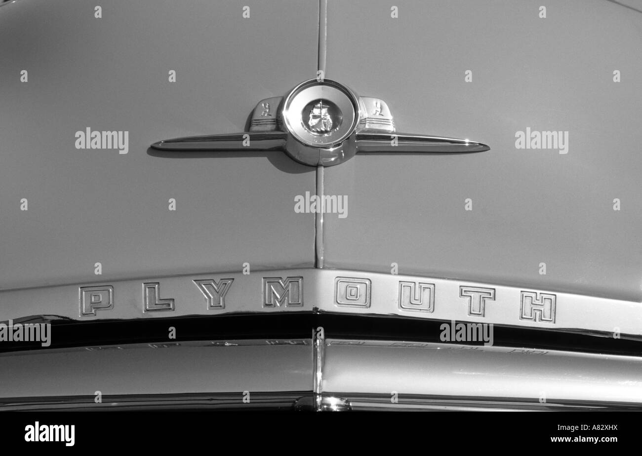 Plymouth Cambridge de 1951. Constructeur automobile américain 1928 à ce jour. Auto voiture Plymouth marque insigne motif américain faire Banque D'Images