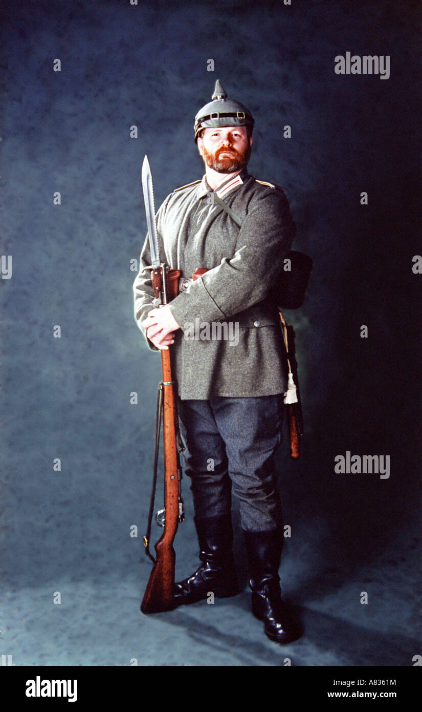 Mannequin Portant La Premiere Guerre Mondiale Soldat Allemand S Uniforme Photo Stock Alamy Mannequin Portant La Premiere Guerre Mondiale Soldat Allemand S Uniforme Photo Stock Alamy