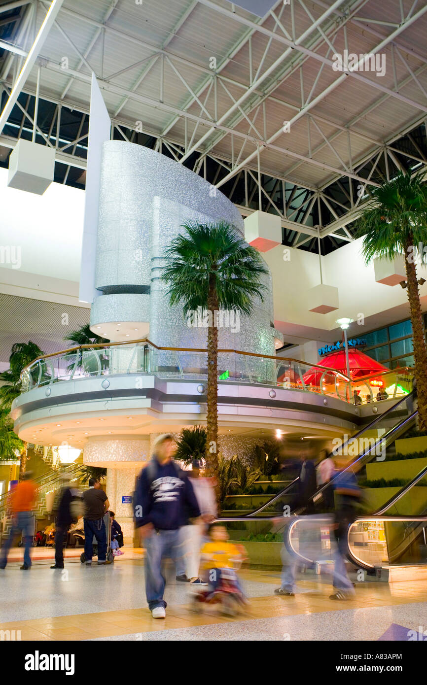 L Interieur Du Terminal International Tom Bradley A L Aeroport International De Los Angeles Photo Stock Alamy