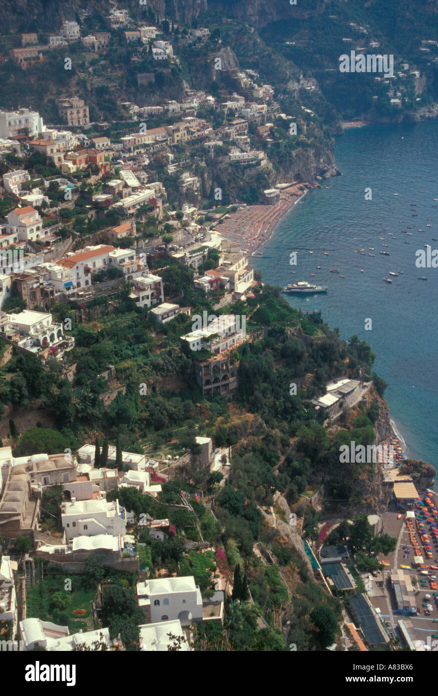 Regardant vers le bas sur la ville d'Amalfi, Italie, côte, Banque D'Images