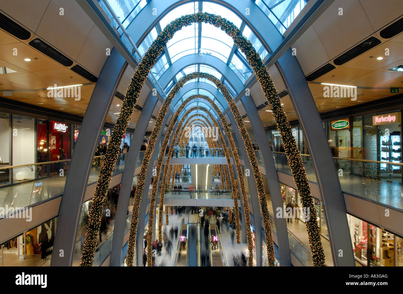 Le nouveau centre commercial Europa passage tandis que le temps de Noël à Hambourg, Allemagne Banque D'Images