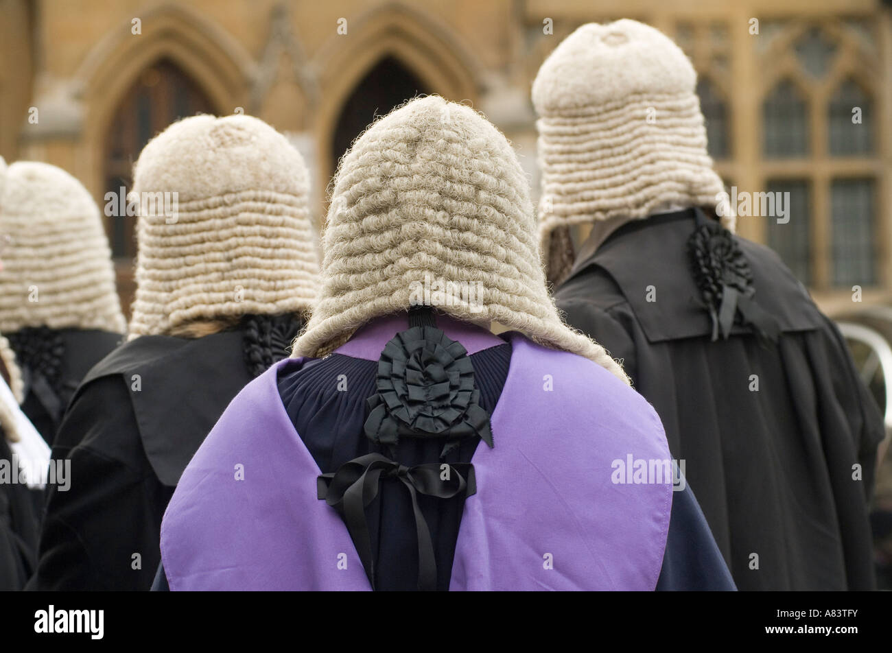 Juges perruques Royaume-Uni robes de cérémonie tenue formelle, juge de circuit en violet juges de district en noir assistent au petit déjeuner Lord Chancellors. Londres. Banque D'Images