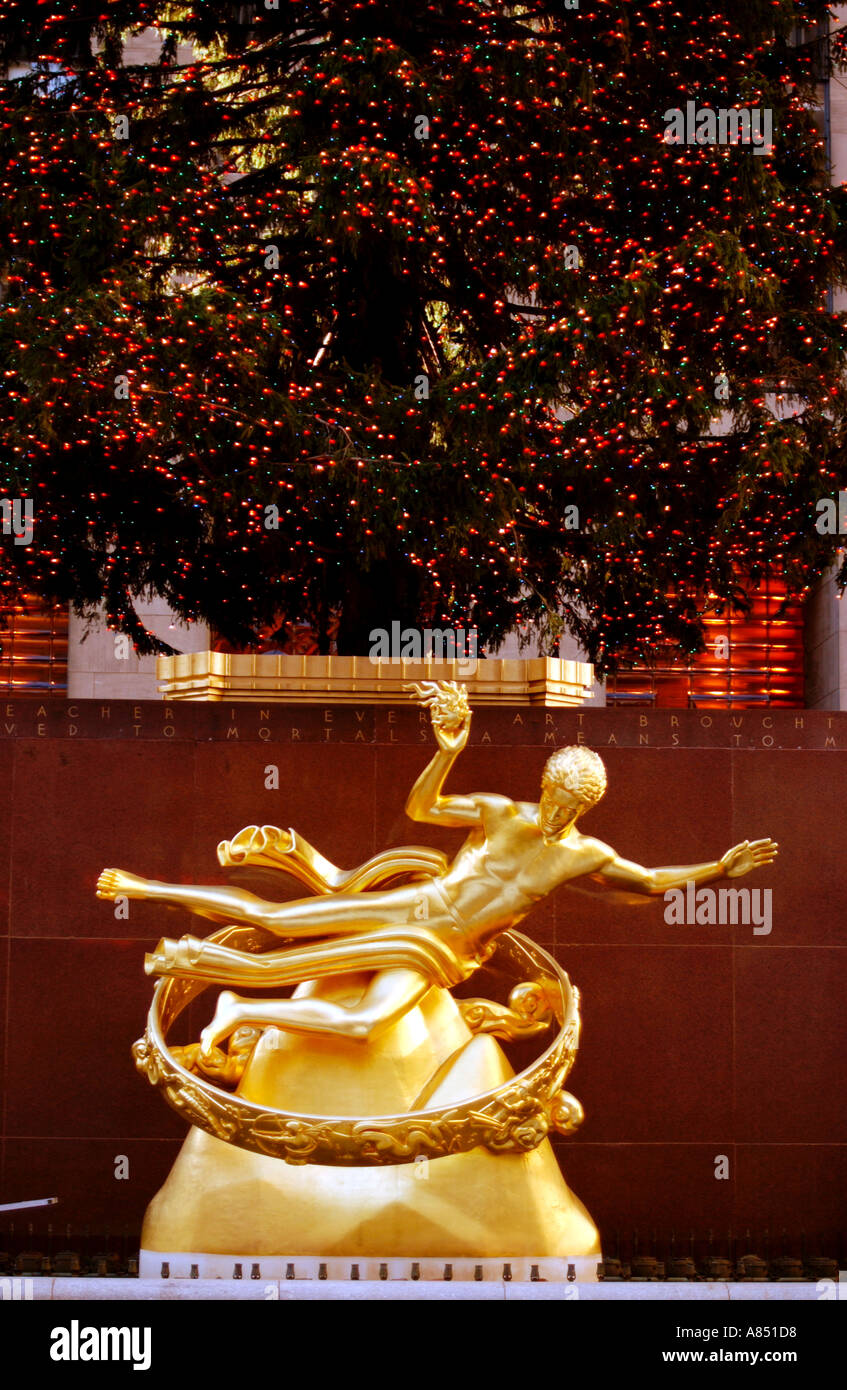Statue & Christmas Tree, Prométhée Banque D'Images