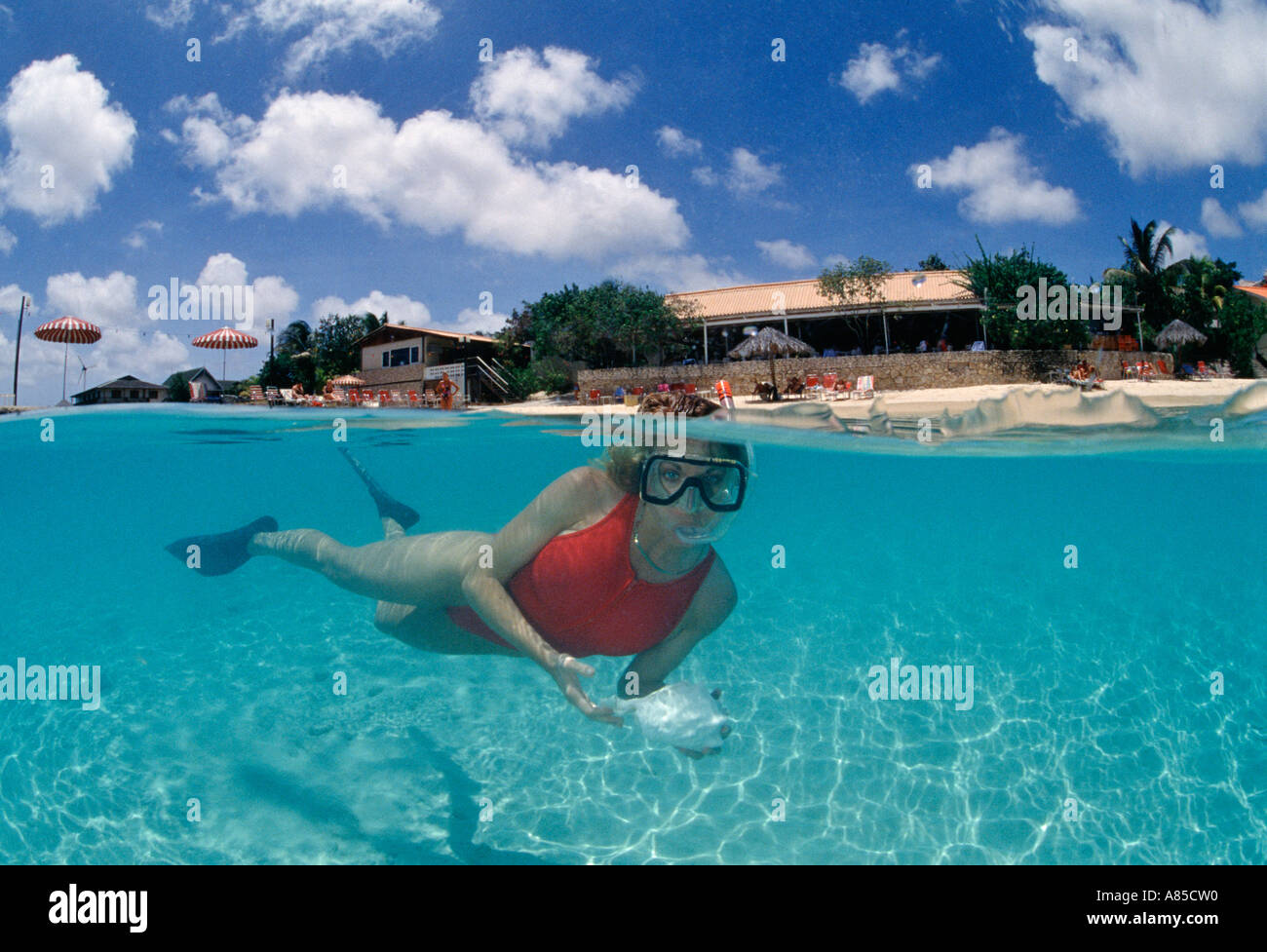 En vertu d'une femme près de beach Bonaire N A Banque D'Images