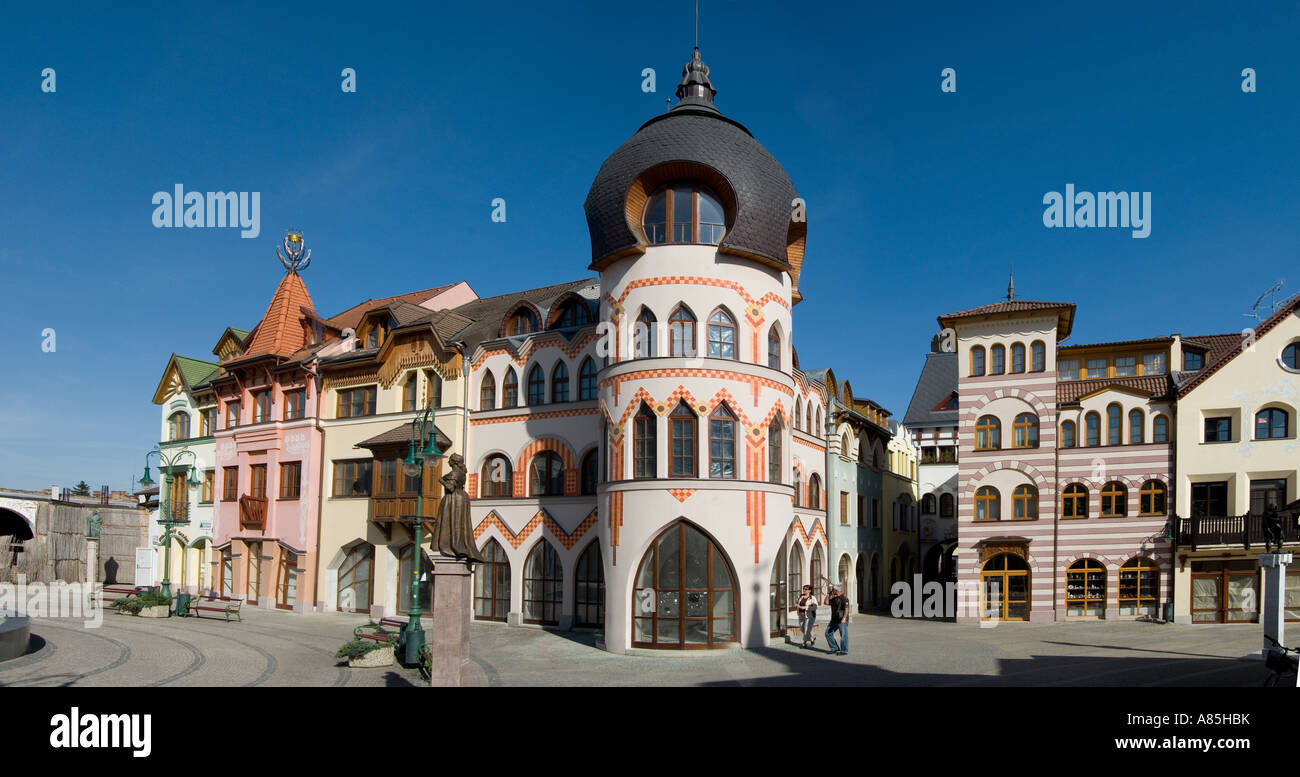 Komarno (Slovaquie). Nadvorie Europy / Europa Udvar / Place de l'Europe Banque D'Images