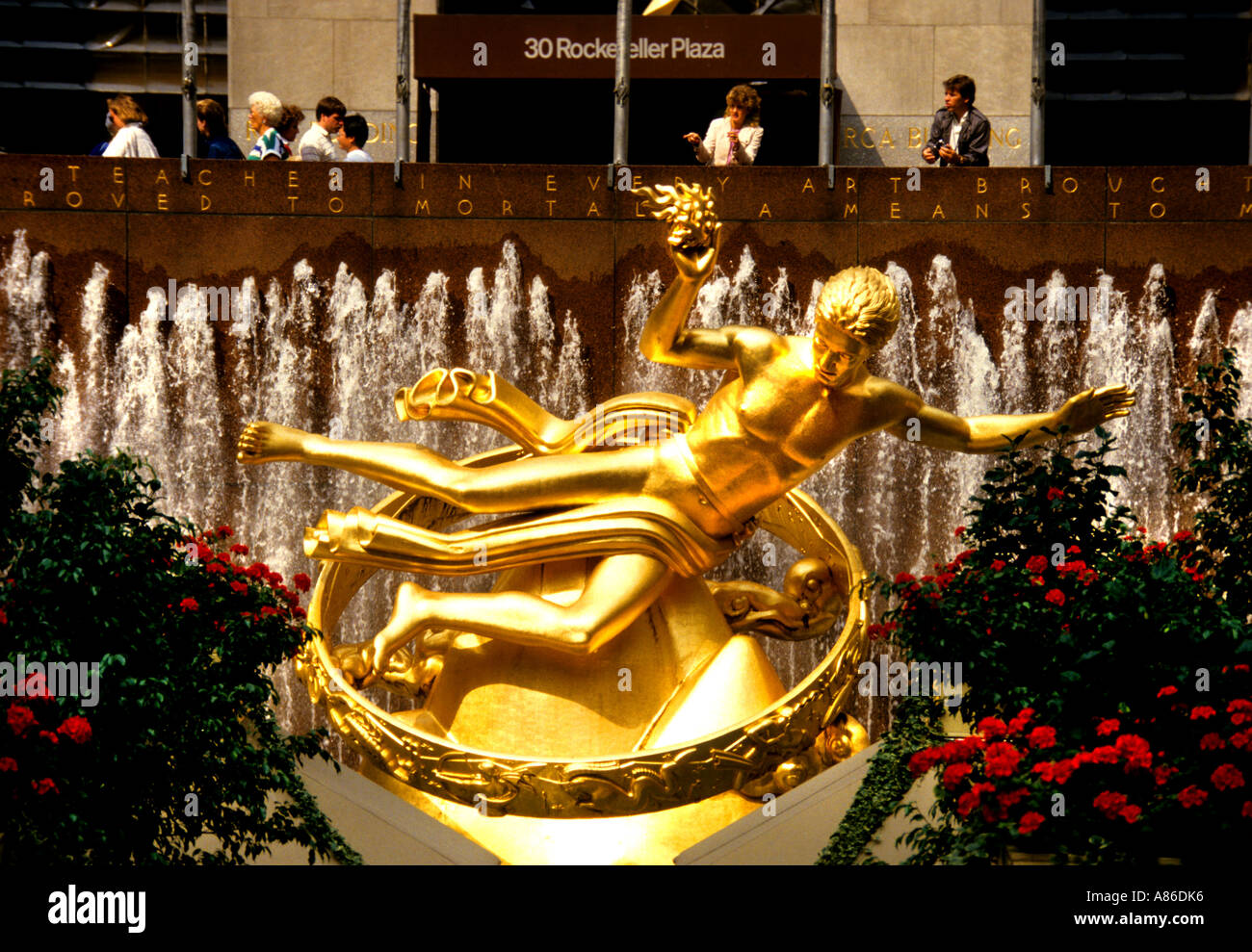 Manhattan New York Rockefeller Plaza statue de Prométhée Dieu du Feu Banque D'Images