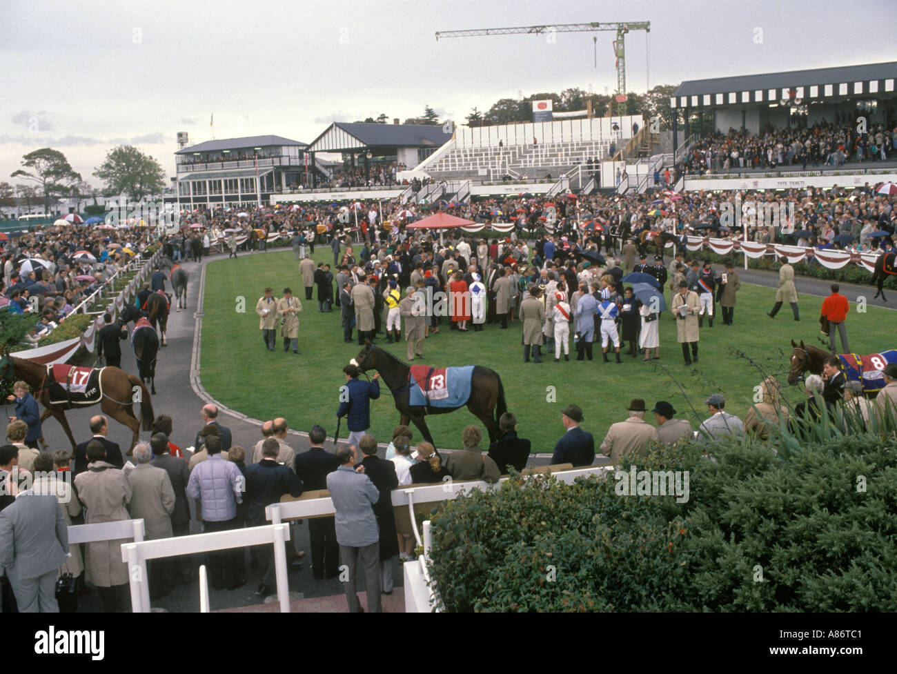 Cartier million course de chevaux à Phoenix Park Track Dublin le Paddock 1980s1989 HOMER SYKES Banque D'Images