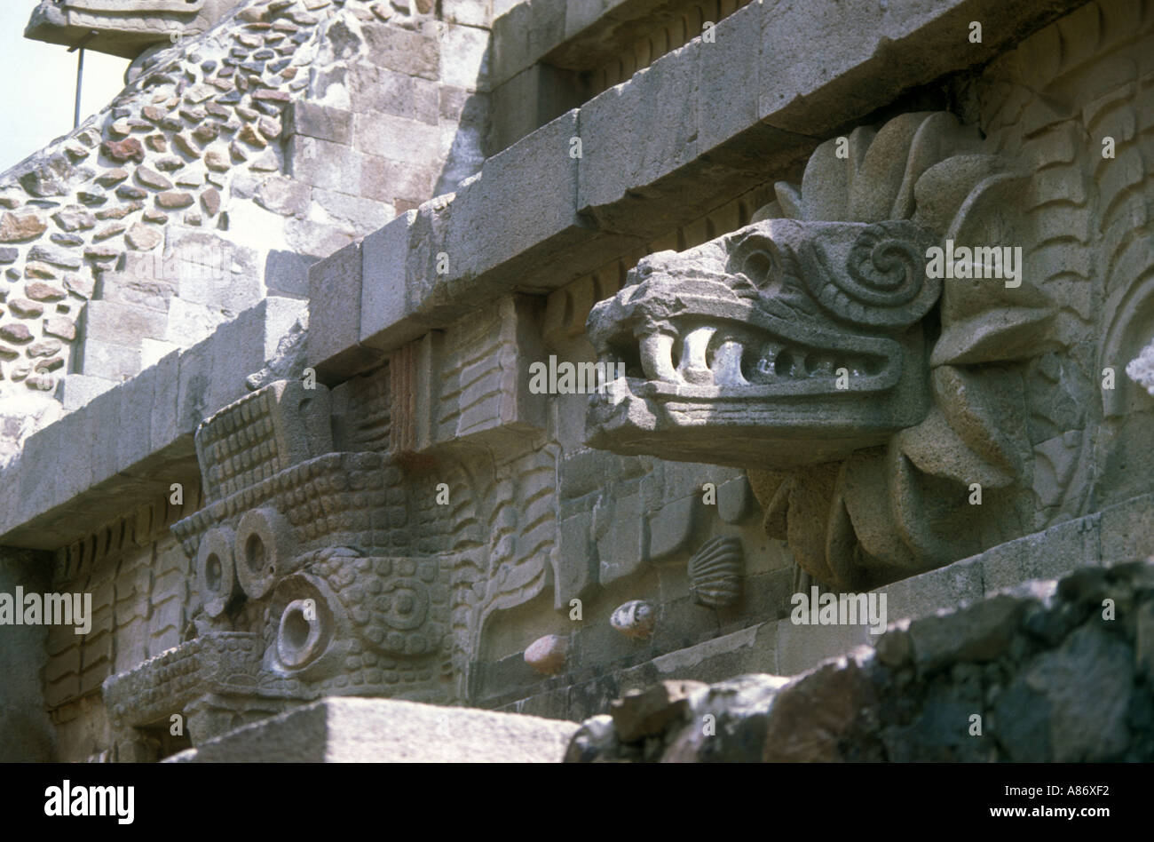 Serpent à plumes pyramide de Teotihuacan Banque D'Images