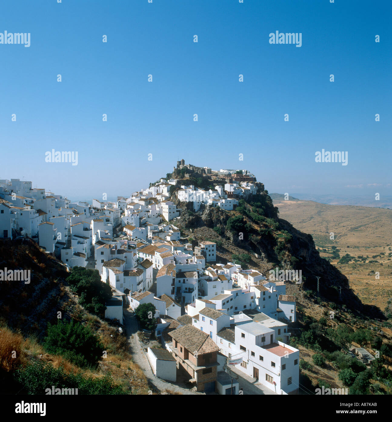 Casares, un des villages blancs, les plages de la Costa del Sol, Andalousie, Espagne Banque D'Images