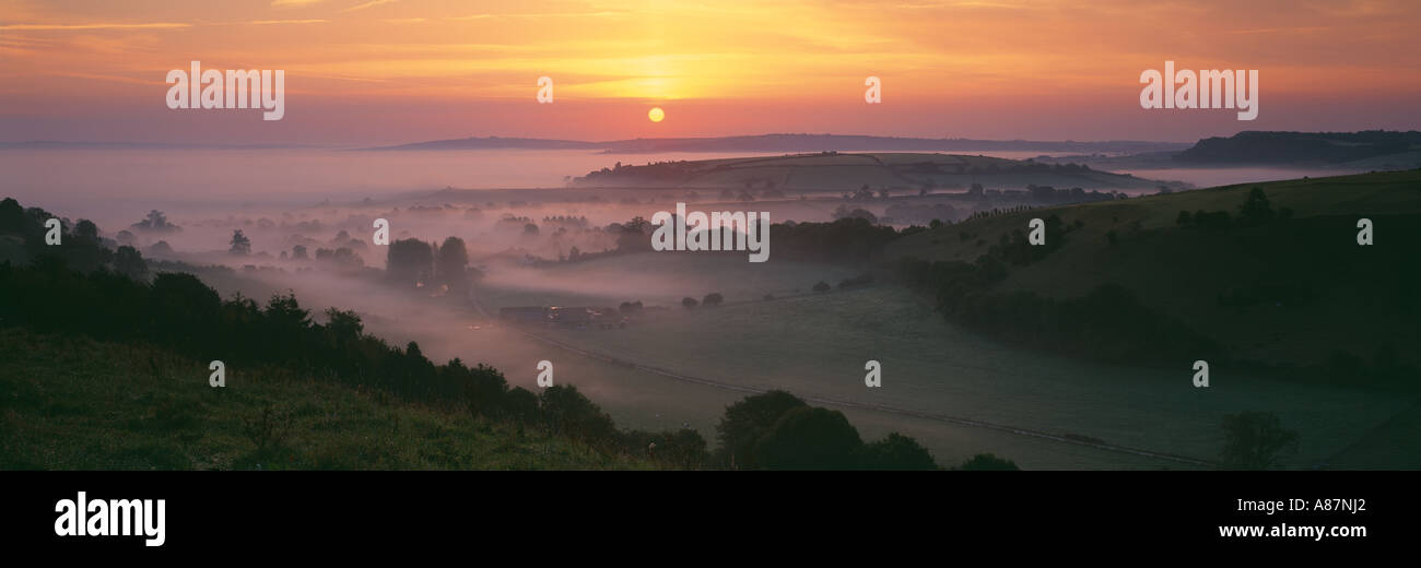 Misty dans la vallée de Blackmore Dorset England UK Banque D'Images