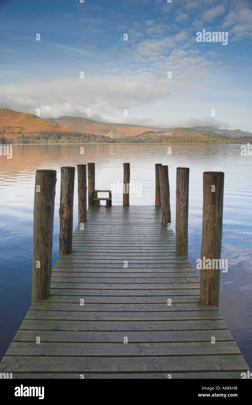 Embarcadère de ferry sur Derwentwater tôt le matin près de Keswick Borrowdale Lake District Cumbria England UK GB UK Europe Banque D'Images