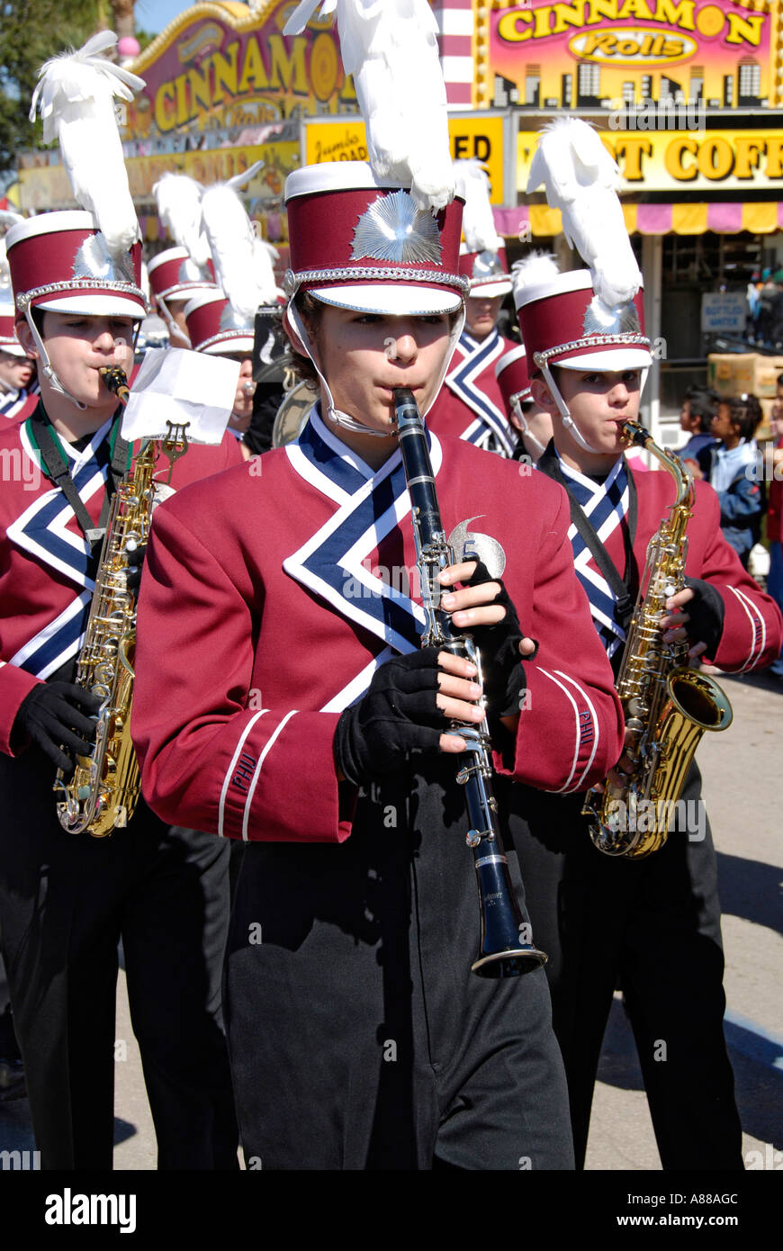 Palm Harbor University High School Marching Band participe à une parade à la foire de l'État de Floride à Tampa Banque D'Images