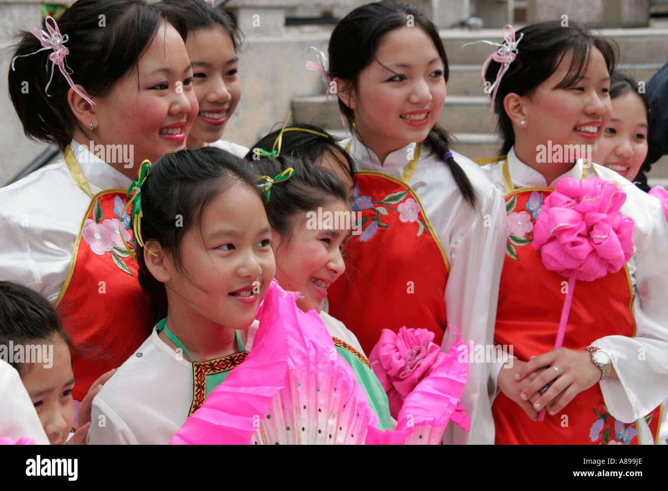 Florida Kendall,Miami Dade College,école,campus,Festival du nouvel an chinois,festivals,célébration,foire,filles asiatiques,artistes,danseuse,les visiteurs voyagent tr Banque D'Images