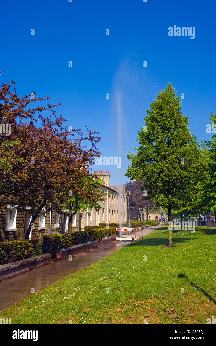 Burst aqueduc dans Great Western Railway village Swindon Mai 2007 JMH2884 Banque D'Images