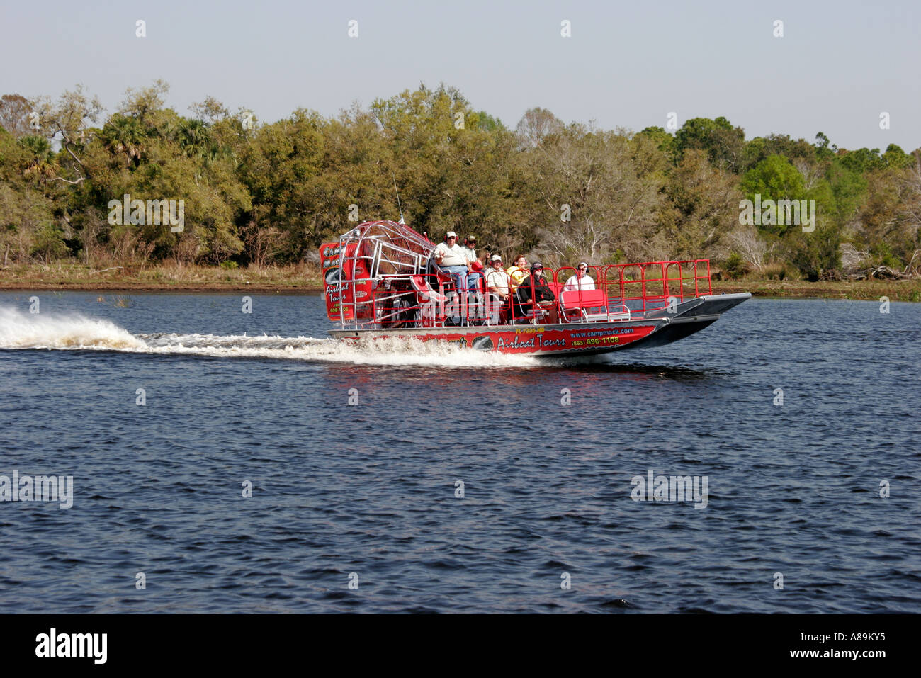 Florida Lake Kissimmee, Camp Mack's River Water Resort Airboat Tour, passagers passagers rider riders, les visiteurs voyage tour touristique la Banque D'Images