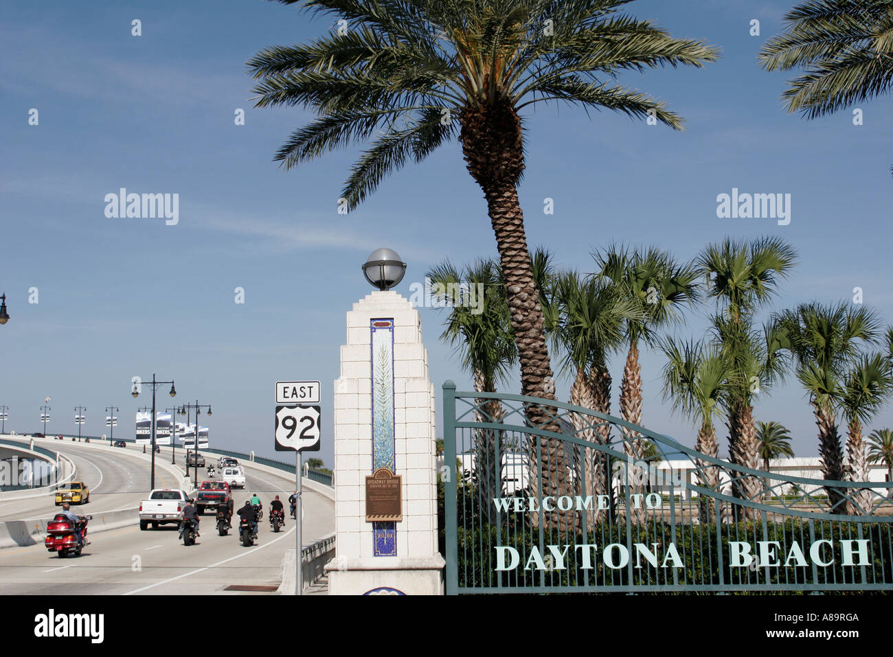 Daytona Beach Florida,International Speedway Bridge,panneau,logo,bienvenue,porte,Bike week,motos moto,événement,célébration,annuel,cavaliers,propriétaires,vis Banque D'Images