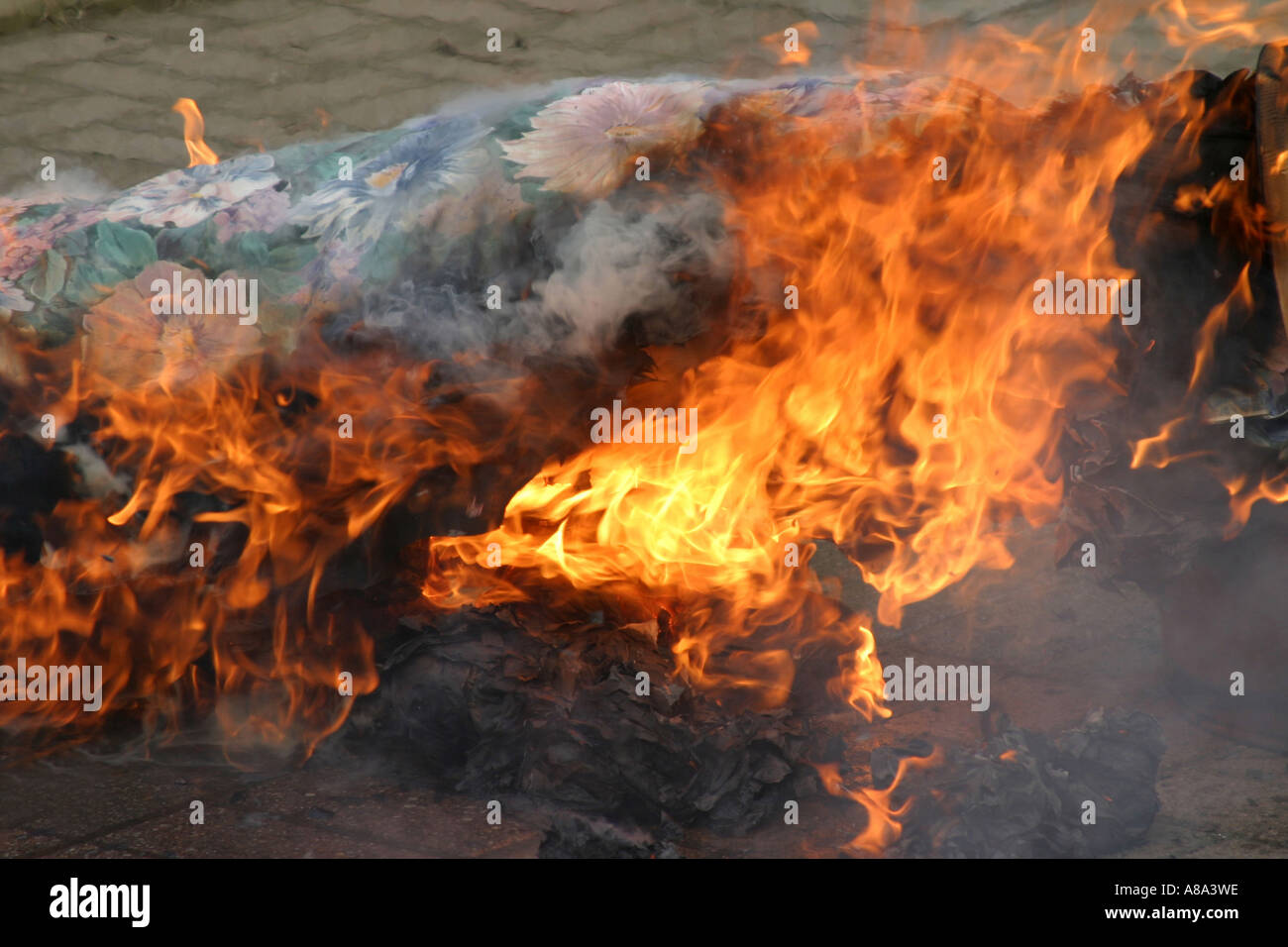 Puppet witch Burning Banque D'Images