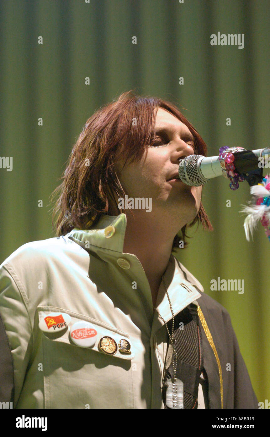 Nicky Wire Wearing Graduation Robe Manic Street Preachers Brangwyn Hall South Wales Swansea Banque D'Images