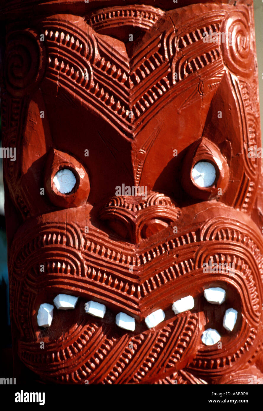 Sculpture sur les Maoris de Nouvelle-Zélande Rotorua Whakarewarewa Banque D'Images