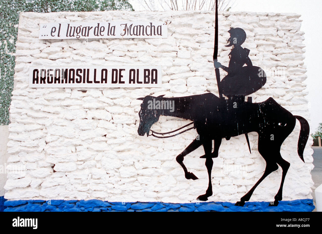 Signal de bienvenue avec Don Quichotte sur son cheval Rosinante Argamasilla de Alba Castilla La Mancha Espagne Europe Banque D'Images