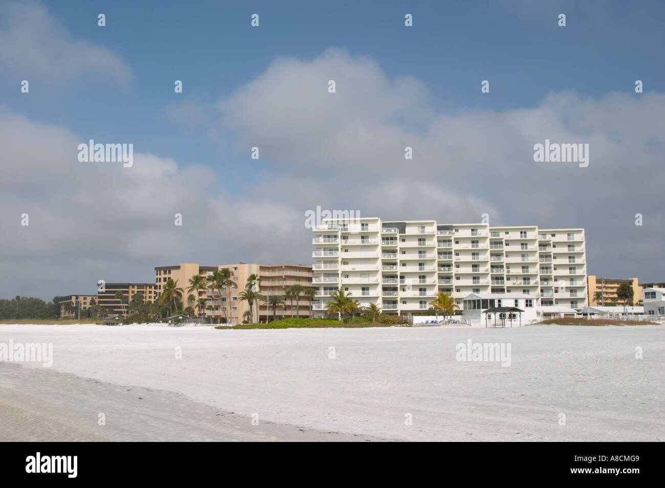La plage CRESCENT SUR SIESTA KEY SUR LE GOLFE DU MEXIQUE EN FLORIDE du Sud-Ouest Banque D'Images La plage CRESCENT SUR SIESTA KEY SUR LE GOLFE DU MEXIQUE EN FLORIDE du Sud-Ouest Banque D'Images