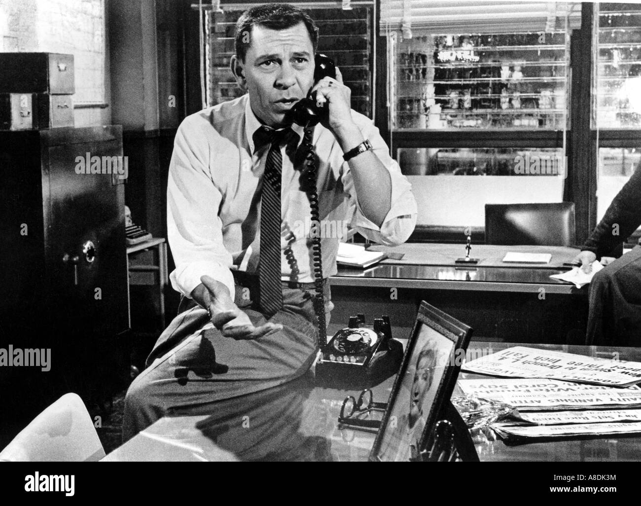 Rets - séries télévisées américaines de 1951 à 1959 avec Jack Webb comme le Sergent Joe Friday. Webb a également écrit et réalisé la série. Banque D'Images