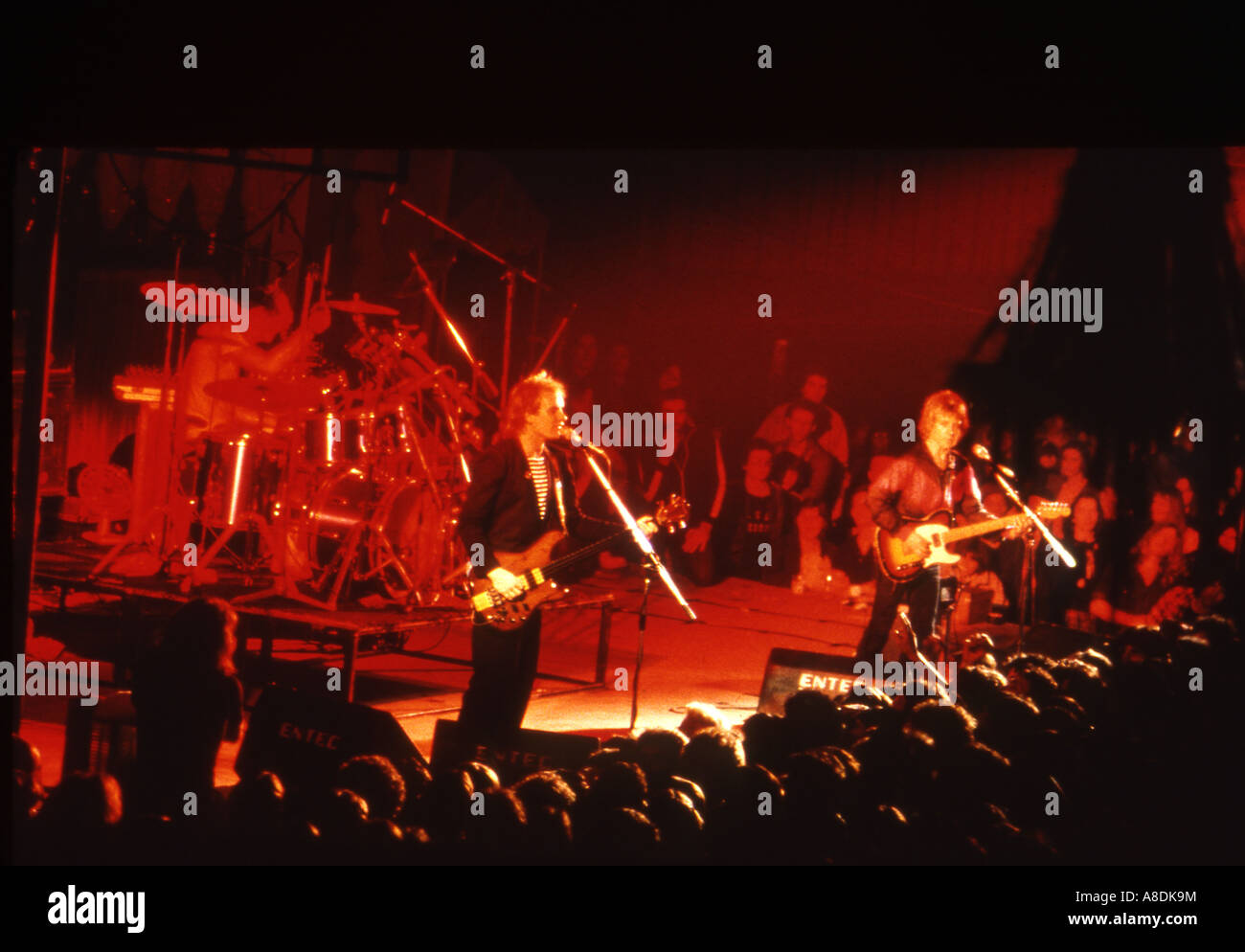 POLICE - groupe du Royaume-Uni avec Sting à gauche, Stuart Copeland à la batterie et Andy Summers à droite Banque D'Images