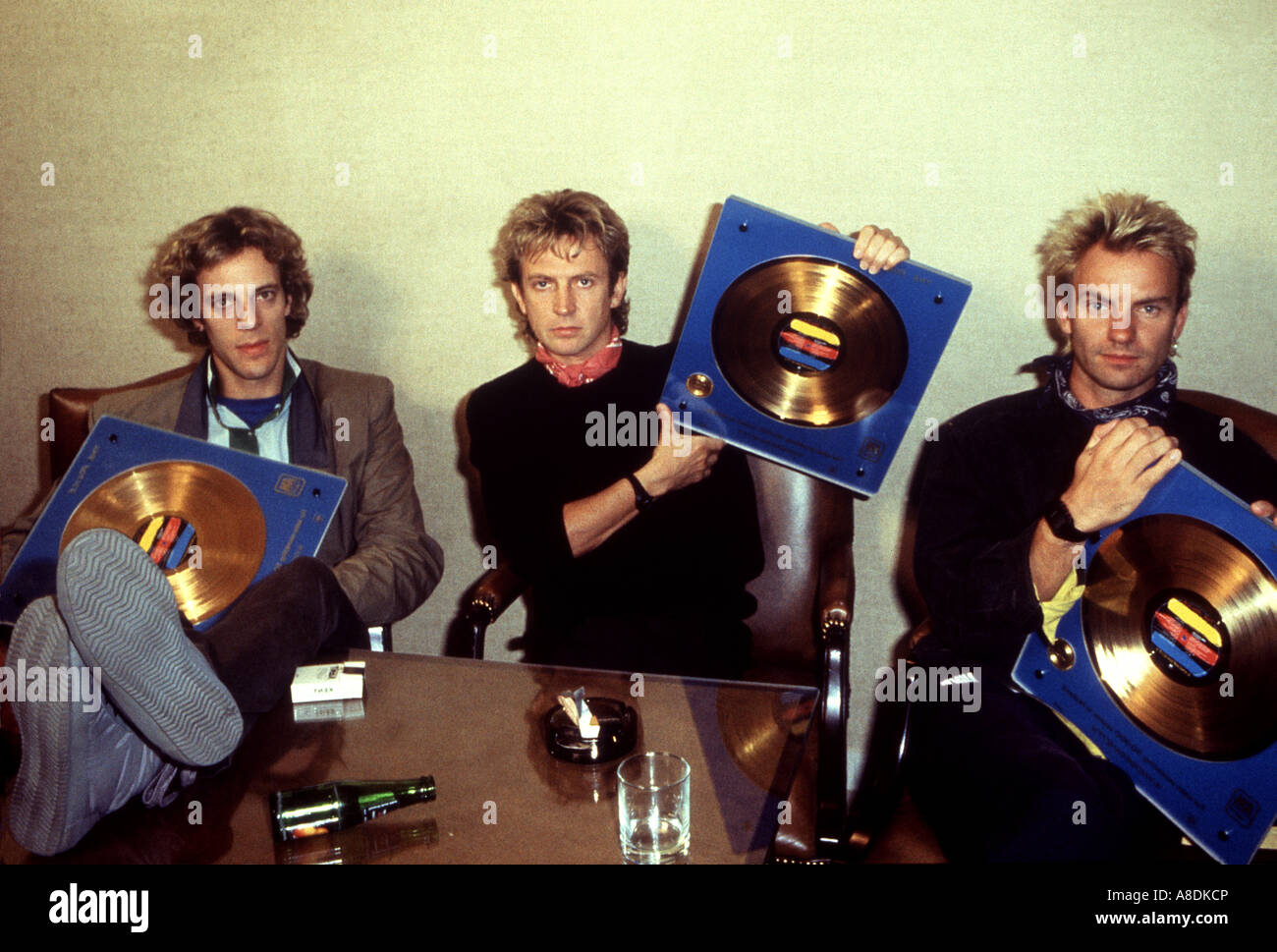 La POLICE - groupe du Royaume-Uni avec certains de leurs disques d'Or - de l Stuart Copeland, Sting et Andy Suimmers Banque D'Images