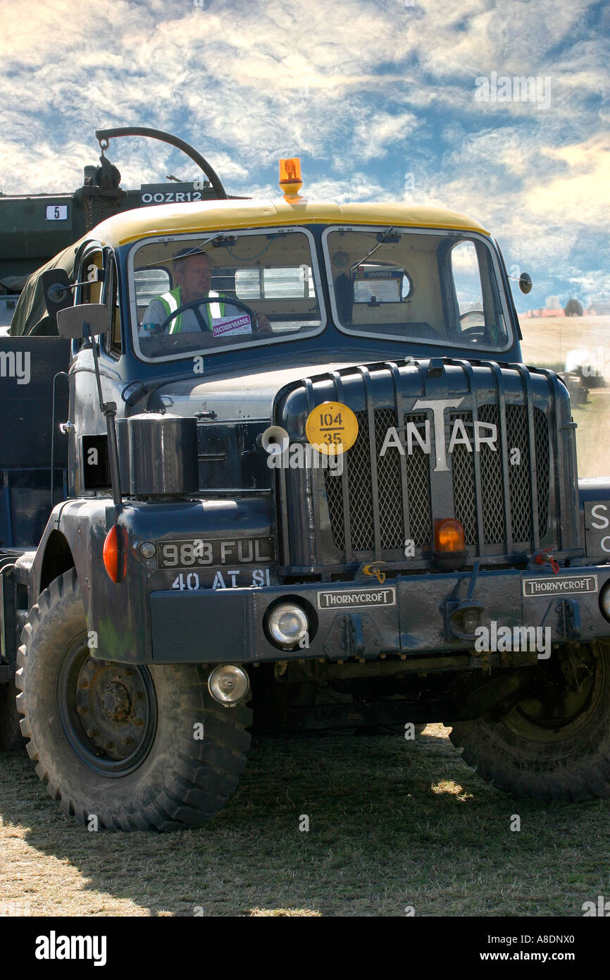 1970 Ford Econoline Antar tracteur, 30 tonnes, 6 x 4 Transporteur, au Réservoir à vapeur de Dorset, Angleterre, RU juste. Banque D'Images