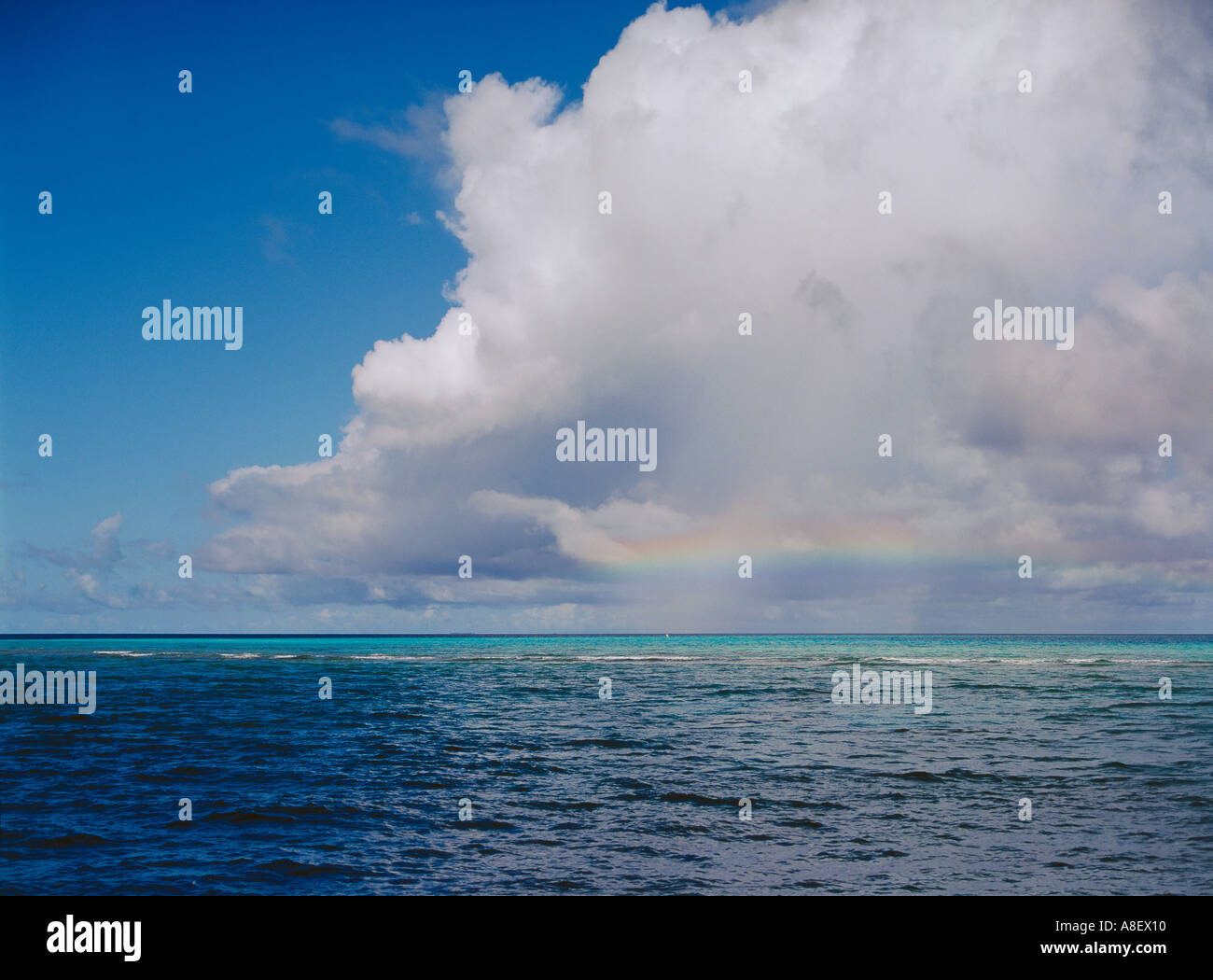 Ciel avec nuages Région de l'océan Indien. Maldives Banque D'Images