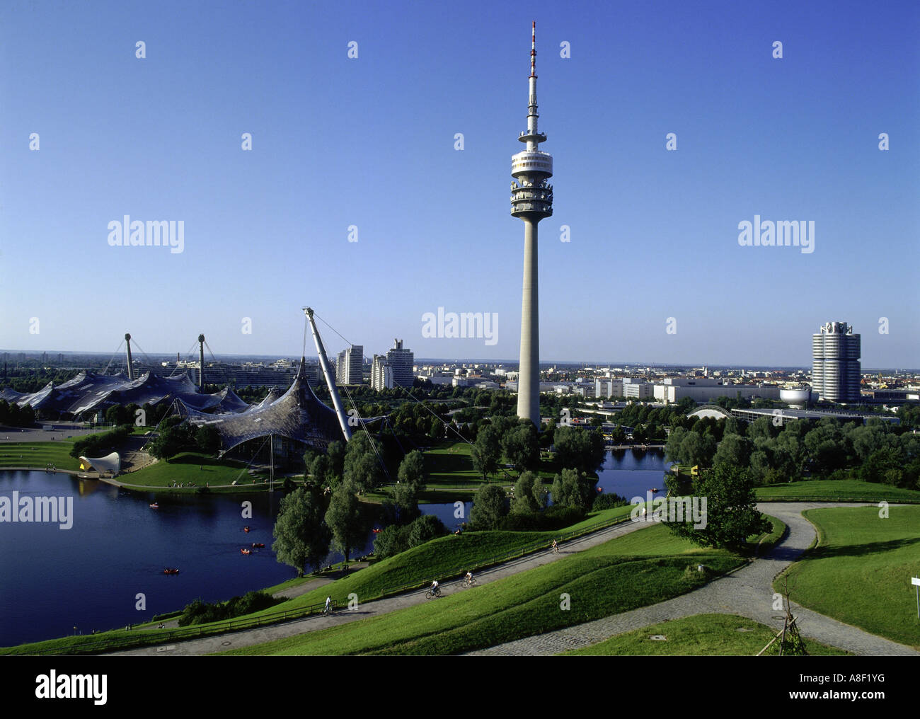 Géographie / voyage, Allemagne, Bavaria, Munich, motifs olympiques, Tour Olympique, BMW, architecture, lac, salle de sports de glace, Banque D'Images