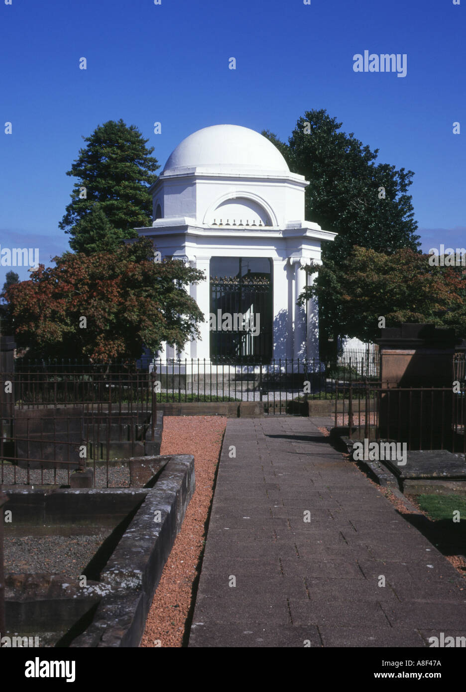 Dh St Michaels et l'église DUMFRIES GALLOWAY Poètes Robert Burns mausolée néoclassique cimetière cimetière Banque D'Images