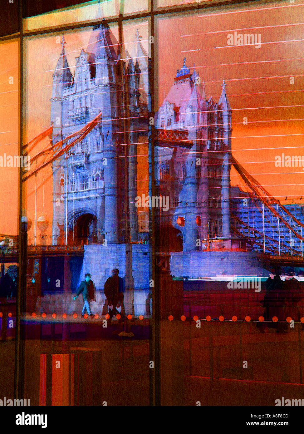 Tower Bridge Londres reflétée dans les fenêtres de l'Hôtel de Ville Banque D'Images
