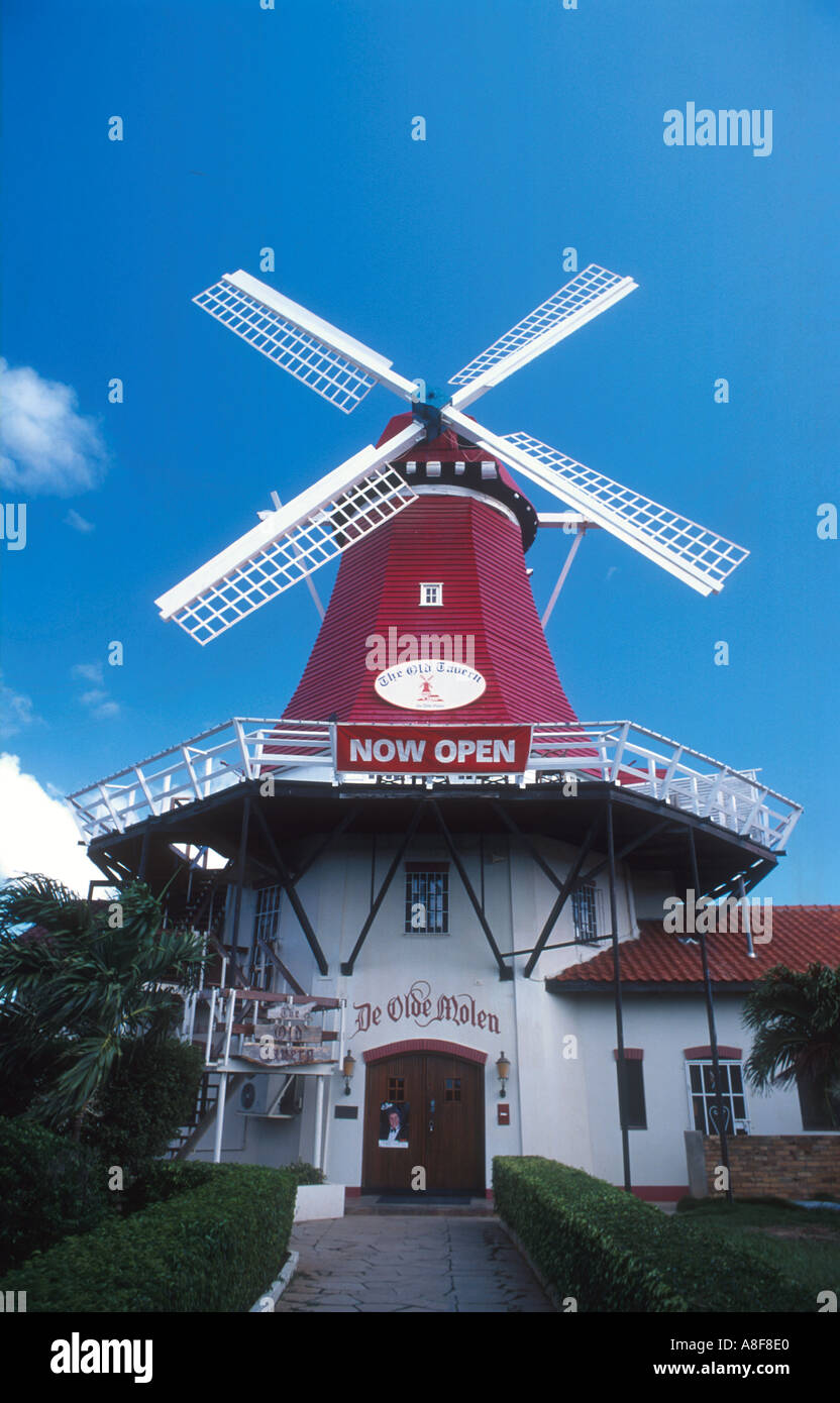 La vieille taverne De Olde Molen Moulin maintenant un restaurant construit en Hollande 1804 expédié à Aruba et reconstruit en 1960 du Aruba Banque D'Images