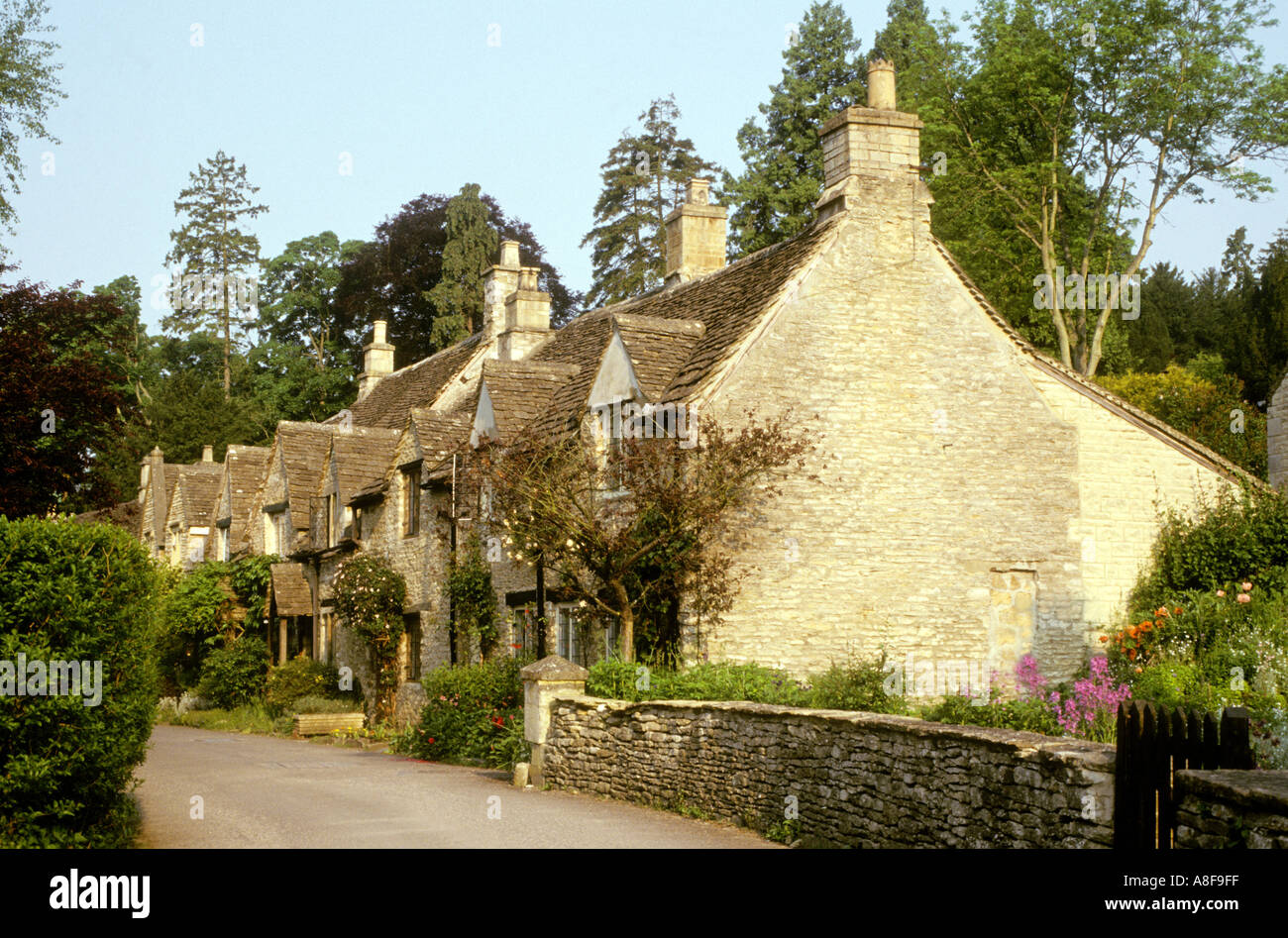 Les maisons en rangée à Castle Combe UK Cots wold Banque D'Images