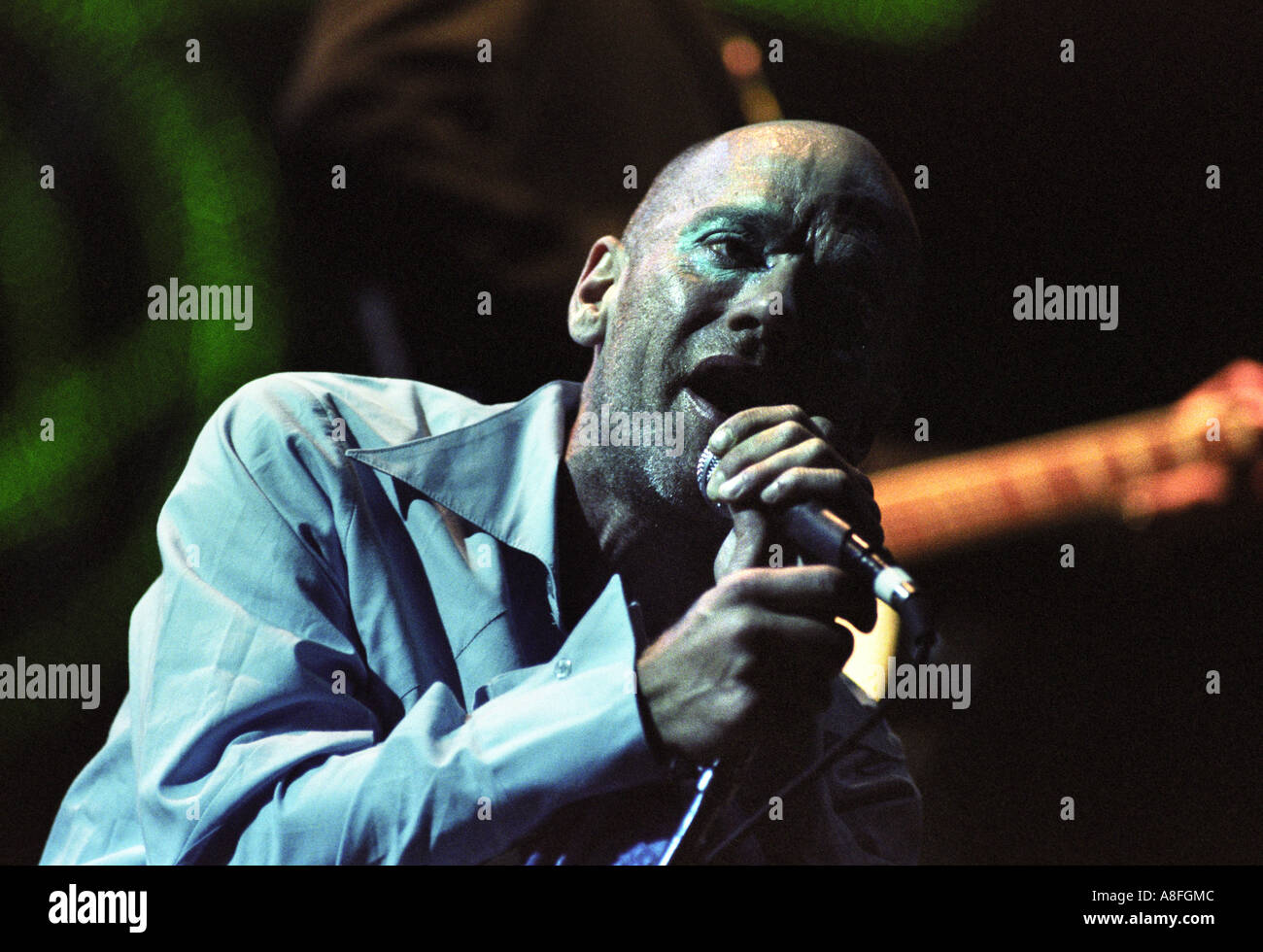 MICHAEL STIPE DE REM, VENDREDI SOIR À GLASTONBURY UK 1999 Banque D'Images