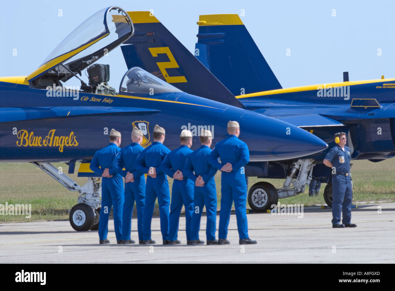 Les pilotes de l'Ange Bleu pour préparer leur show aérien à la Naval Air Station Kingsville au Texas Banque D'Images